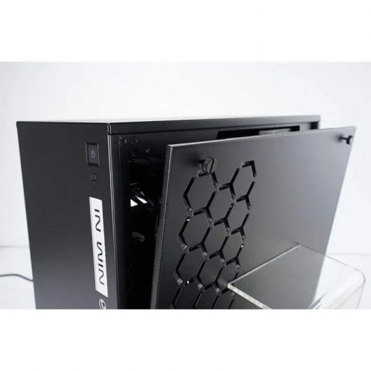 InWin 301 Mini Tower con Ventana USB 3.0 Negra