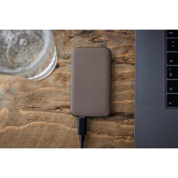 Disco Duro SSD externa Intenso TX100 500GB USB 3.2 Gen 2 NVMe Rubber Shockproof Marrón