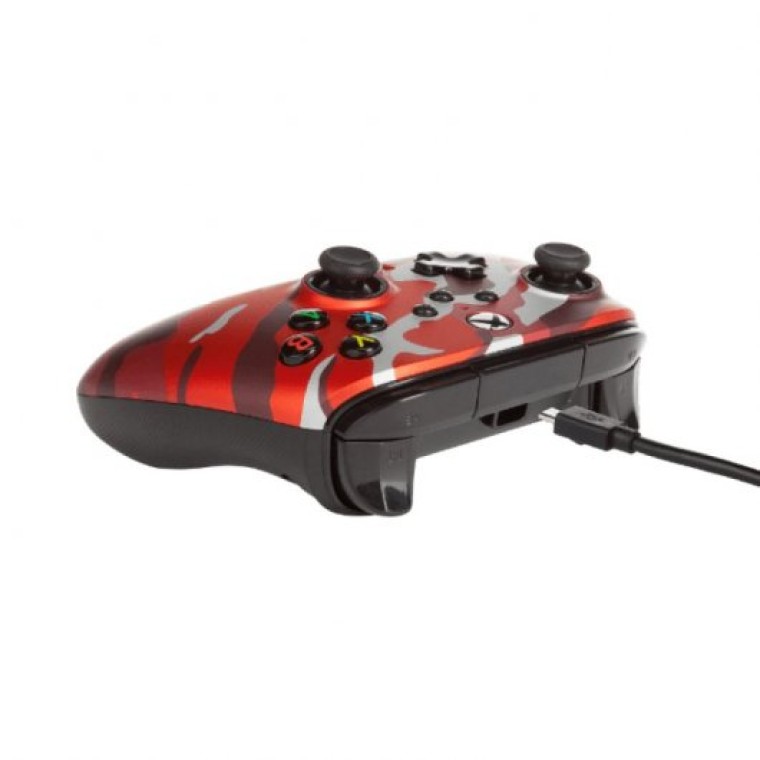 Power A Mando con Cable Camuflaje Rojo Metálico para Xbox Series X / S / Xbox One / PC