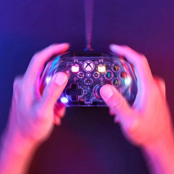 HyperX Clutch Gladiate RGB Gamepad para Xbox Series/PC HyperX Clutch Gladiate RGB Gamepad para Xbox Series/PC