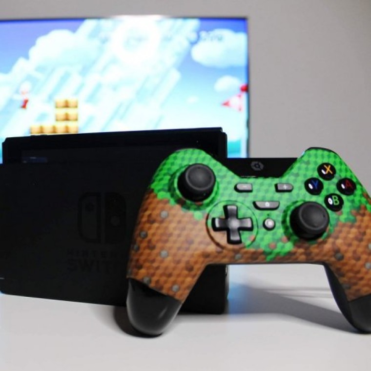 Gioteck WX-4 Mando inalámbrico Estilo Retro Cubes para Nintendo Switch/PC