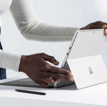 Microsoft Surface Pro Flex Keyboard con Slim Pen Funda Negra con Teclado para Surface Pro 11 Microsoft Surface Pro Flex Keyboard con Slim Pen Funda Negra con Teclado para Surface Pro 11
