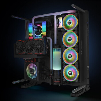 Thermaltake Riing Quad 14 RGB Ventilador Suplementario 140mm Thermaltake Riing Quad 14 RGB Ventilador Suplementario 140mm