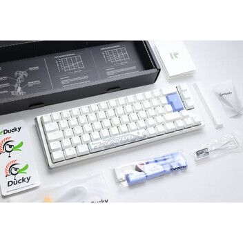 Teclado Ducky One 3 Classic SF 65% RGB Hot-Swap Cherry MX Clear White