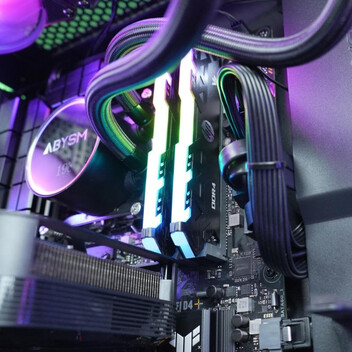 Ordenador Sobremesa Epical-Q Exod AMD Ryzen 7 7800X3D/32GB DDR5/2TB SSD/RTX 5070Ti + Windows 11 Home