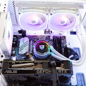 Ordenador Sobremesa PcCom Ready AMD Ryzen 7 5800X / 32GB / 1TB SSD / RTX 5060 Ti 16GB - Blanco